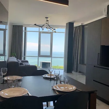 G11 Sea View Apartment