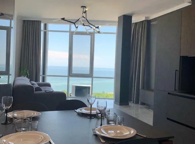 G11 Sea View Apartment